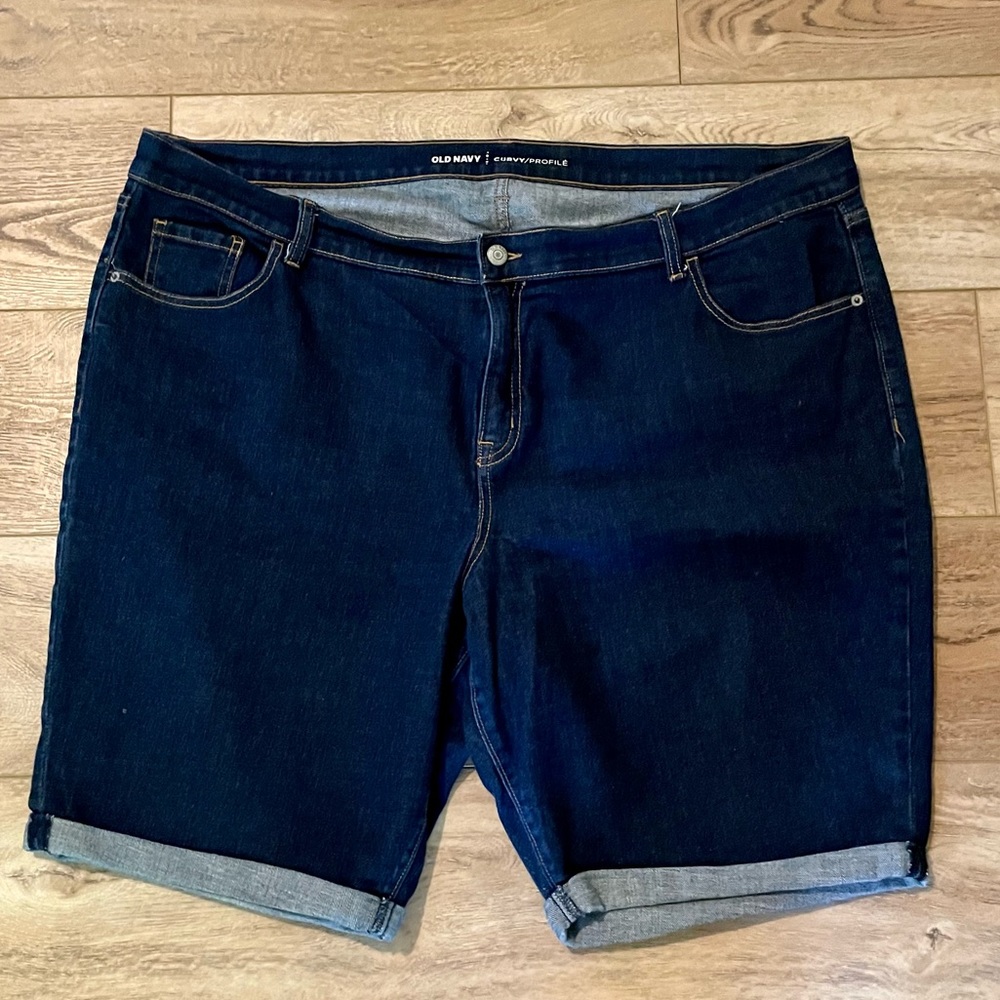 Old Navy cuffed Bermuda Denim Shorts Size 20